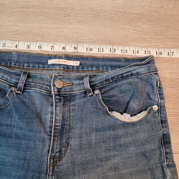 Levi's Jeans Size 10 Classic Bootcut Mid Rise Medium Light Wash Denim Western - Picture 6 of 11